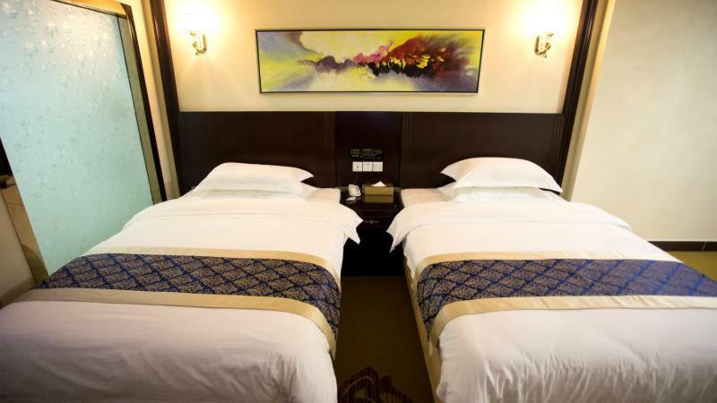 Longhui Business Hotel Huizhou  Exterior foto